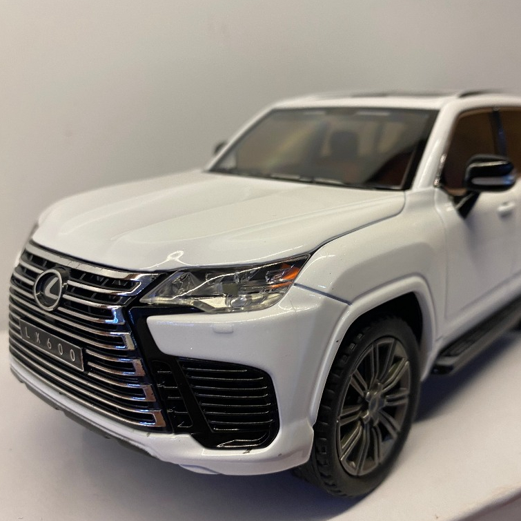 Mô hình tĩnh đồ chơi siêu xe ô tô Lexus Lx600 tỷ lệ 1:24 bằng hợp kim cao cấp có đèn led, còi giá thành rẻ nhất Việt Nam