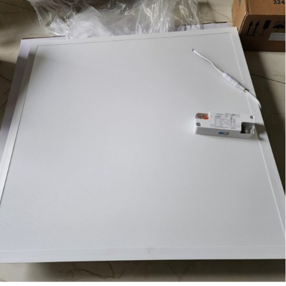 Đèn LED panel Philips 600x600mm LV1
