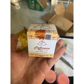 Collagen Plus Vit E tem đỏ chất kem đêm màu vàng