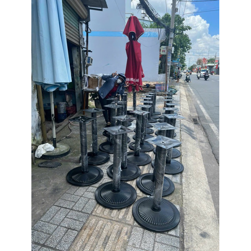 Chân bàn gang cafe thanh lý