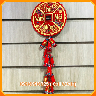 Chùm pháo mô hình có in chữ chúc chúc mừng năm mới trang trí tết