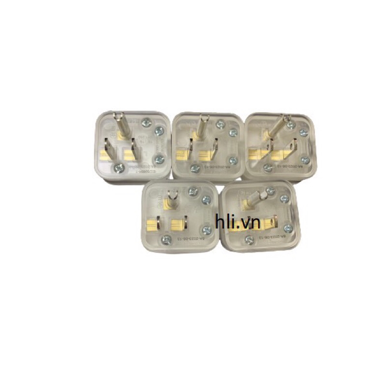 Phích cắm 3 chấu schneider E16P