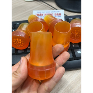 Cục sao su đế nạng
