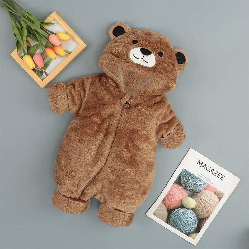 Bộ body gấu lông chất liệu lông mềm mịn an toàn cho da bé phù hợp với bé trai bé gái từ sơ sinh đến dưới 18kg