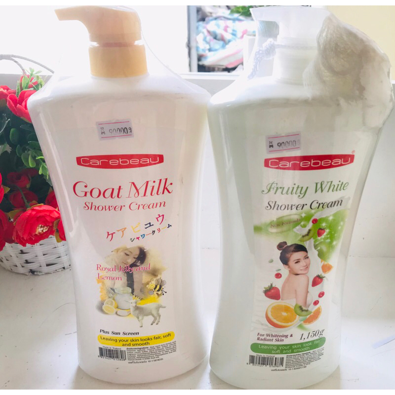 Sữa tắm tinh chất sữa dê Carebeau Goat Milk Body Shower Cream 1000g
