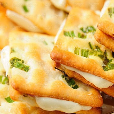 Bánh Quy Richy Kenju Vị Hành Nhân Kem Giòn Dẻo - FoodMap