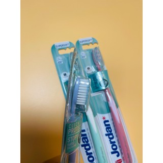 Bộ 2 Bàn Chải Đánh Răng Jordan Click Gum Protector
