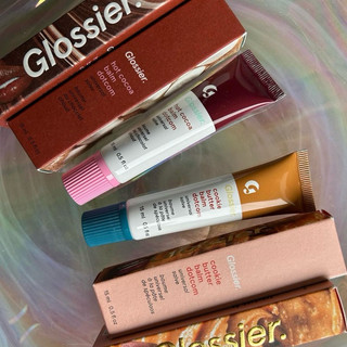 Son dưỡng Glossier balm Cookie Butter & Hot Cocoa