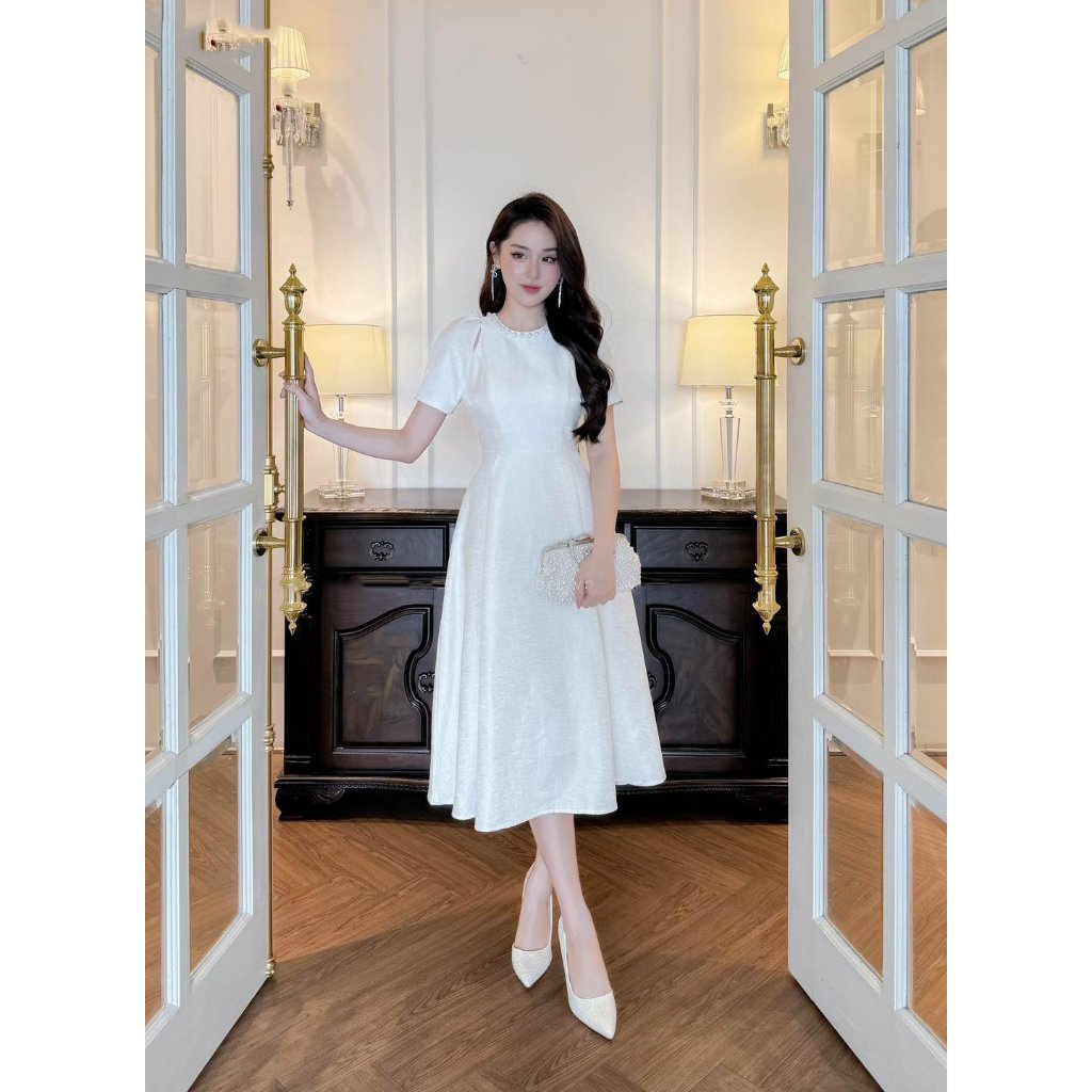 Váy đầm thiết kế, váy trắng dự tiệc, cổ đính ngọc_V97