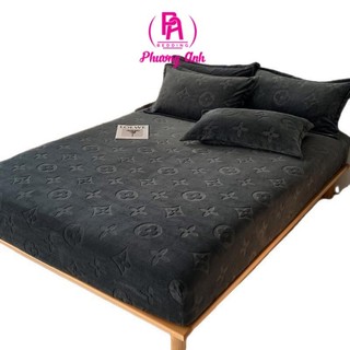 Bộ ga và 2 vỏ gối nỉ nhung họa tiết LV dập vân chìm chất liệu mềm mịn