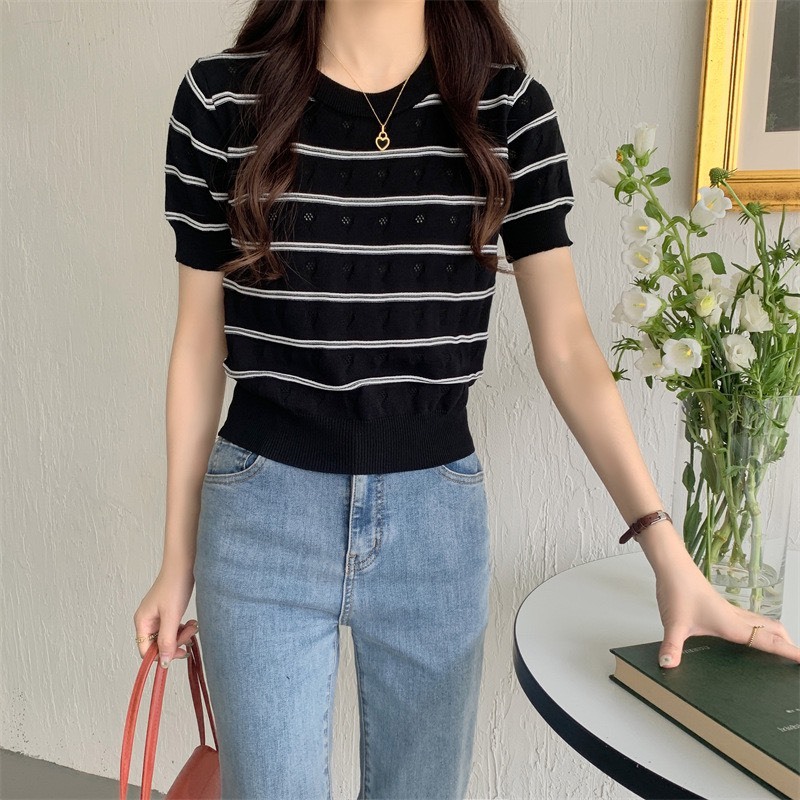 Áo len nữ cộc tay mongtoghi len mỏng họa tiết kẻ ngang