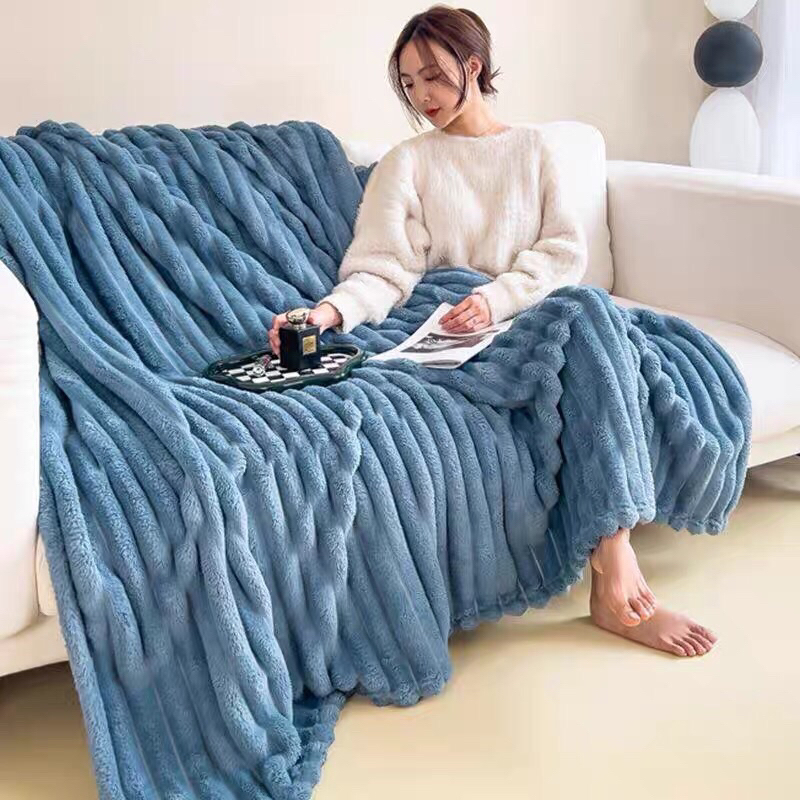 Chăn tăm lông thỏ kẻ ngang siêu nhẹ