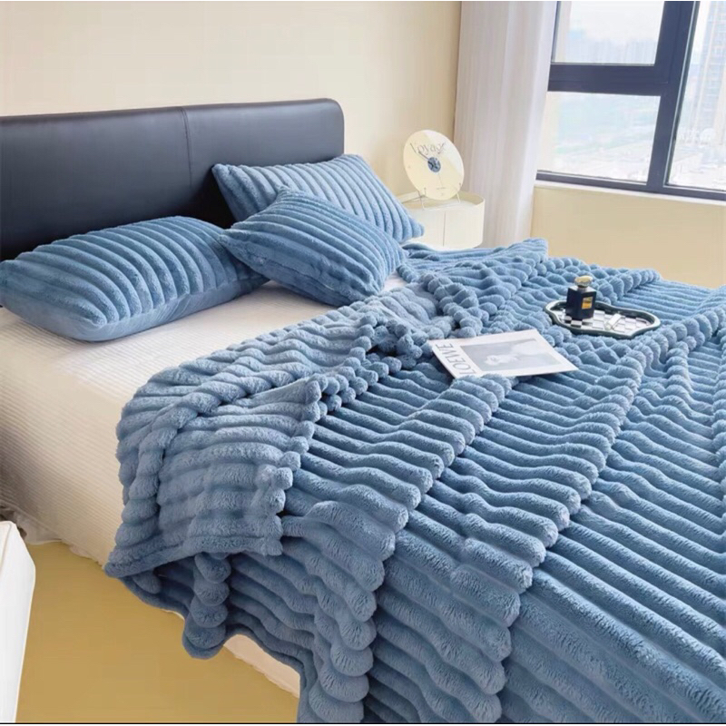 Chăn tăm lông thỏ kẻ ngang siêu nhẹ