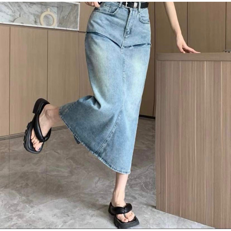 Chân Váy Jean , Dài Xẻ Sau ,Màu Xanh Nhạt Thiết Kế Mới Đơn Giản Thời Trang Theo Phong Cách Hàn Quốc V2