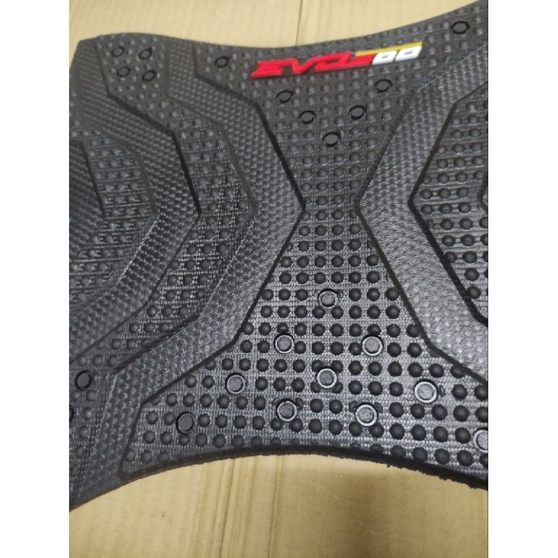 Thảm lót sàn,thảm cao su gác chân trước xe EVO200