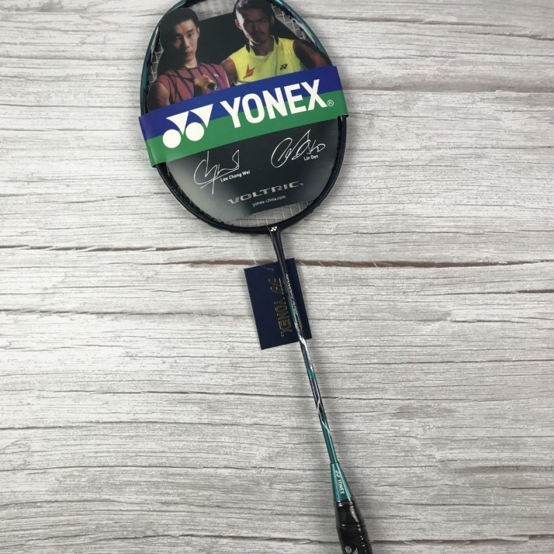 Bộ 1 Vợt Cầu Lông Yonex Khung Carbon Căng Sẵn 8kg  Kèm Bao Đựng Vợt , bảo hành 12 tháng