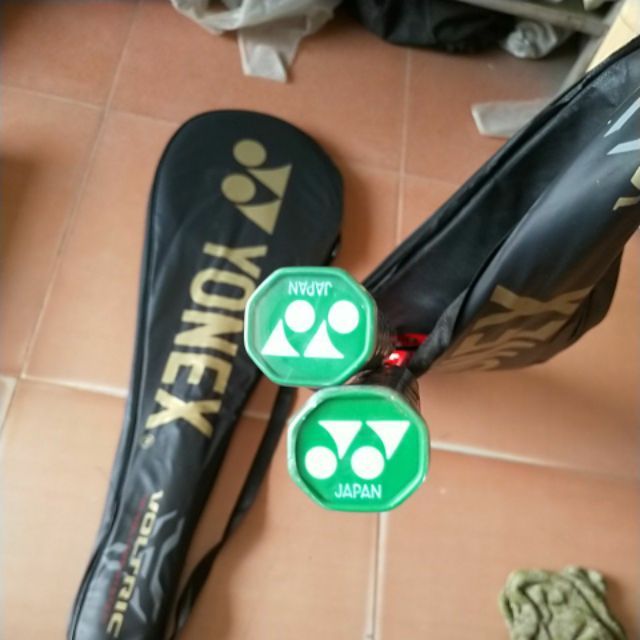 Bộ 1 Vợt Cầu Lông Yonex Khung Carbon Căng Sẵn 8kg  Kèm Bao Đựng Vợt , bảo hành 12 tháng