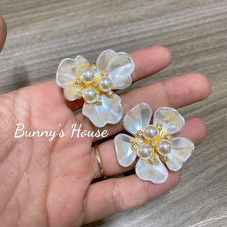Jibbitz, sticker, charm hoa xà cừ 3 cánh, 5 cánh trang trí dép cross
