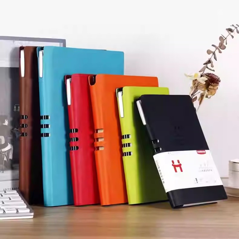 [TẶNG GIẤY NHỚ 3 SIZE] Sổ lịch 2024 Heeton B5 nhiều màu bìa mềm, bút cài gáy A1688 - KT: 175x252mm