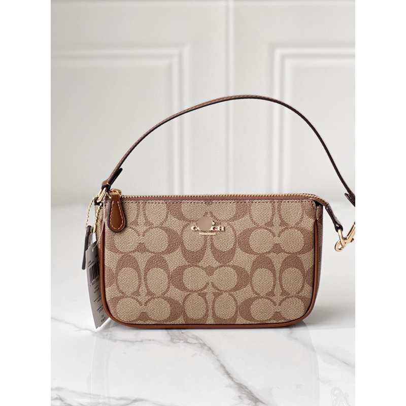 Túi kẹp nách Coach Nolita 19 xuất dư chuẩn form
