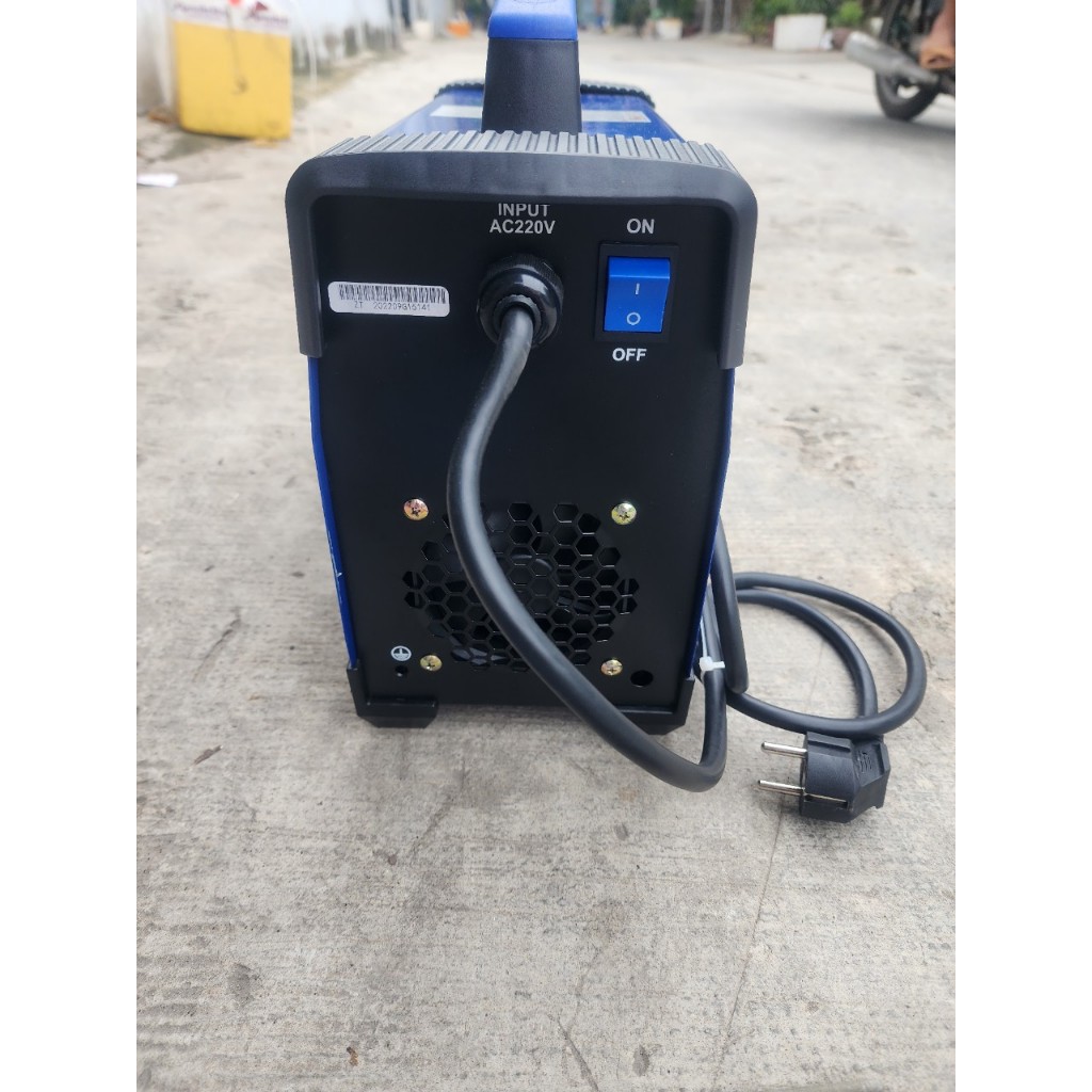 Máy hàn RILAND chuyên hàn que 2.6-4,0mm,kèm Que hàn và kính hàn -bảo hành 12 tháng