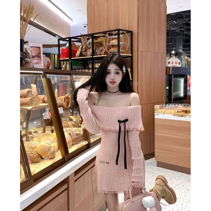 𝐂𝐇𝐄𝐑𝐑𝐘: Váy Len Hồng Baby Thêu Chữ Kiss Me
