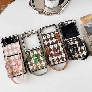 Ốp lưng chống bẩn samsung z flip 5 z flip 4 z flip 3 có dây đeo bear chrismast z flip5 z flip4 z flip3