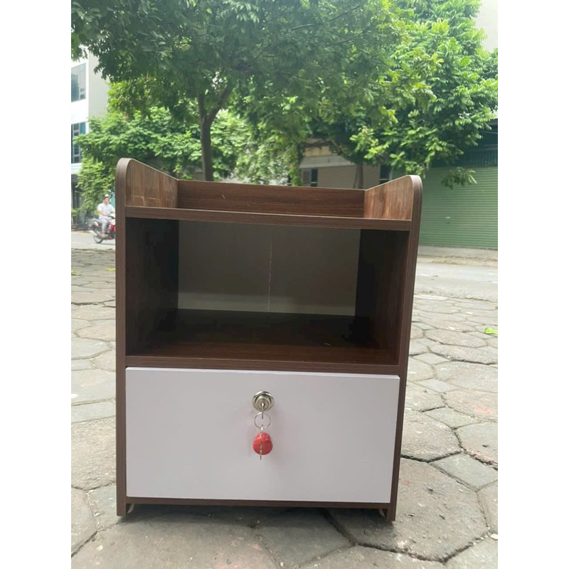 Tab tủ đầu giường có khoá