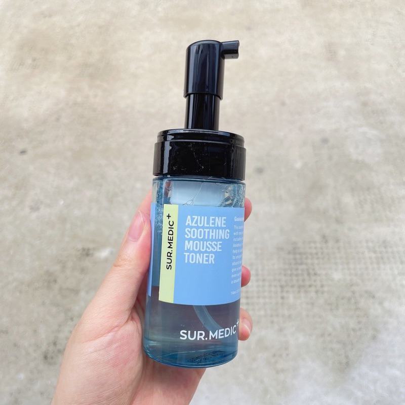 TONER DẠNG BỌT SE KHÍT LỖ CHÂN LÔNG VÀ PHỤC HỒI DA AZULENE  SUR.MEDIC+ AZULENE SOOTHING MOUSSE TONER 110ML