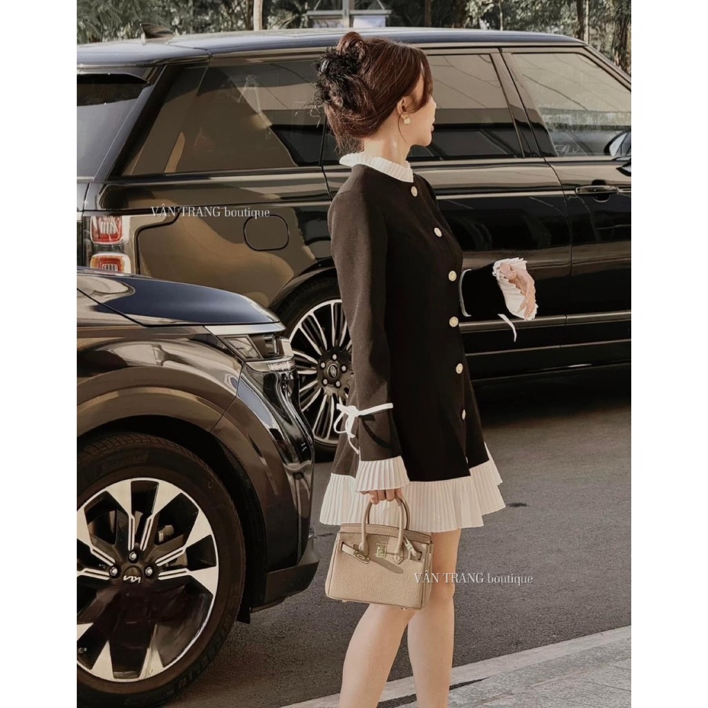 Váy nữ cổ ren chân váy ren đính cúc hàng  ép mùng dày dặn chất đẹp chuẩn form mẫu thiết kế