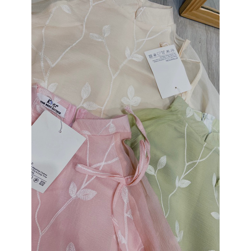 Set áo dài tơ vân mềm thêu lá 3 màu xinh xắn dịu dàng