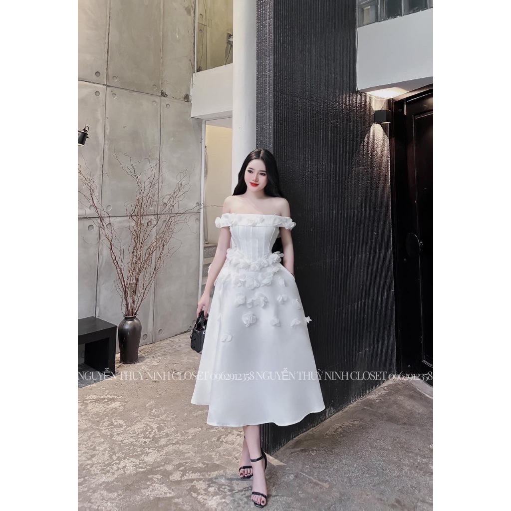 Đầm midi bẹt vai đính hoa Nhìn chất mà form em ấy mà xem, đẹp mê ly nha mí nàng ơi📩 Chất taffta đứng fom mềm, dáng dài t