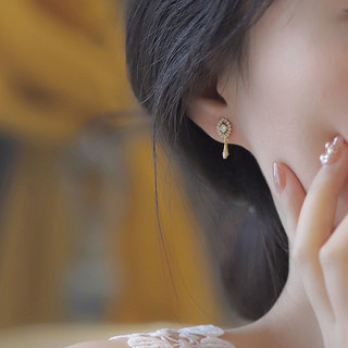 Khuyên tai bạc bông nữ 925 mạ vàng đính đá dáng dài xinh xắn, sang chảnh Celia | HARMONY ACCESSORIES K174