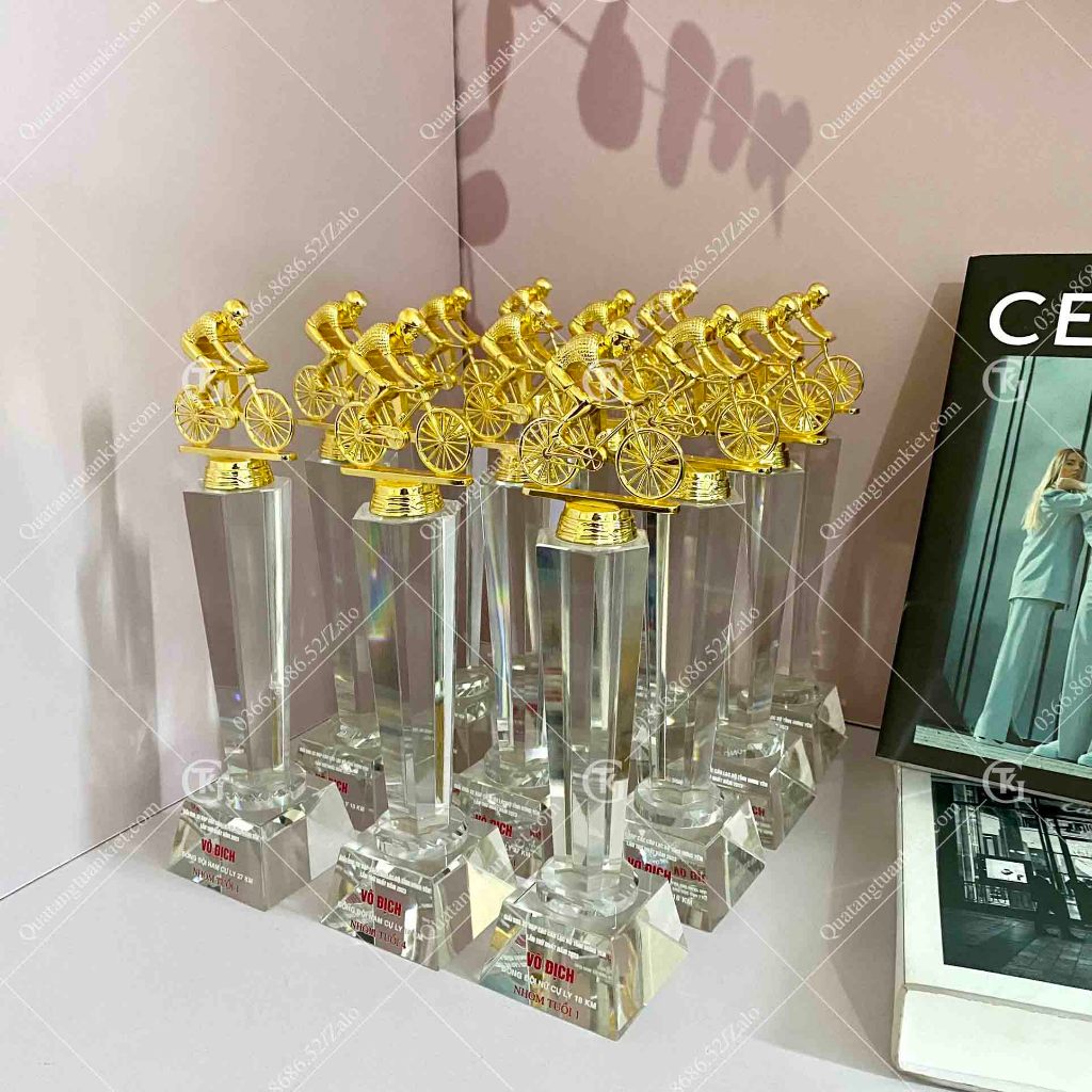 Cúp pha lê + Kim loại mạ vàng giải đua xe đạp