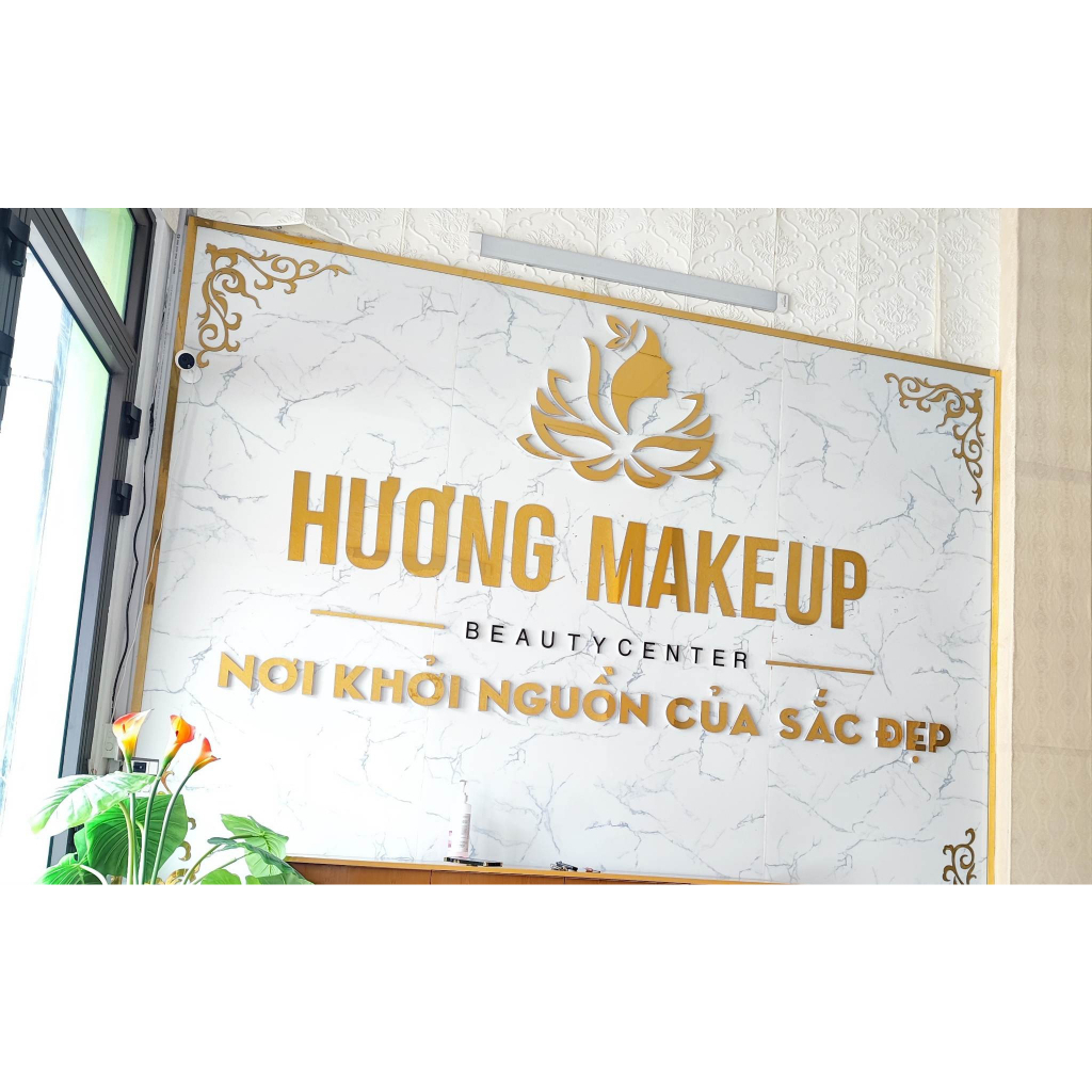 Chữ màu vàng gương dày 3mm cao 30cm dán tường