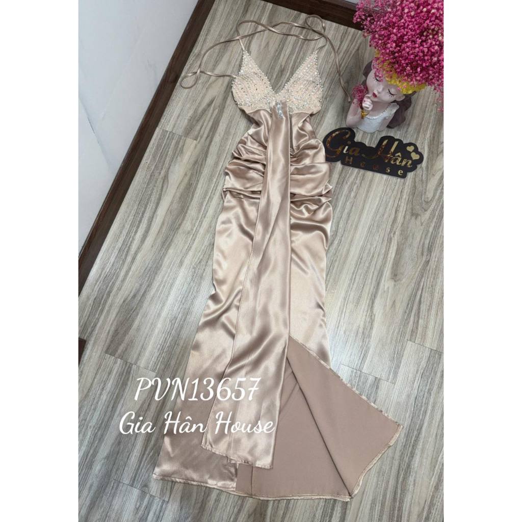 Đầm tiệc trân châu đắt giá