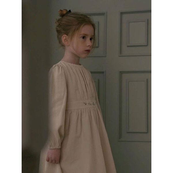 Váy bé gái Susu xếp ly thêu hoa eo