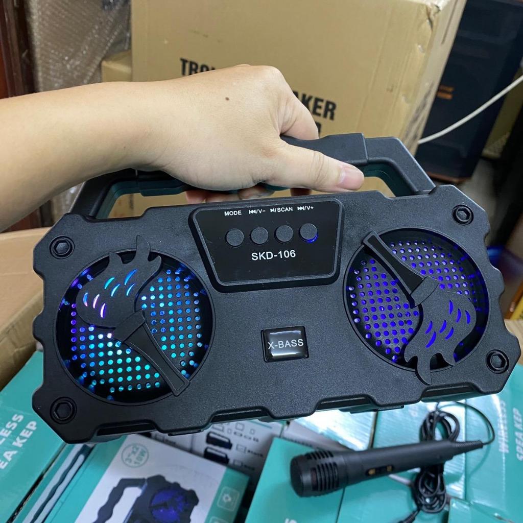 Loa Bluetooth Không Dây A20 Tặng Kèm 2  Micro Có Dây hát Song Ca , Âm Thanh Chất Lương Cao, Âm Bass Hay