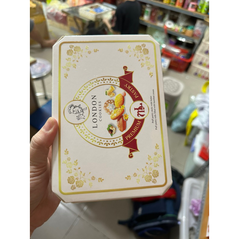 BÁNH MÈO THẦN TÀI HỘP GIẤY HOT HIT - GÓI QUÀ TẾT RẤT ĐẸP