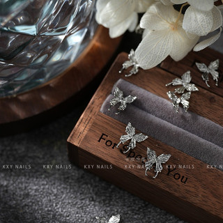 Charm bướm trang trí móng bán lẻ 1 con
