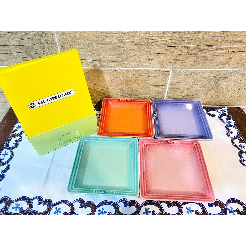 Dĩa Le Creuset hình vuông bằng gốm 4 cái 16cm Le Creuset 4 square plate 16cm
