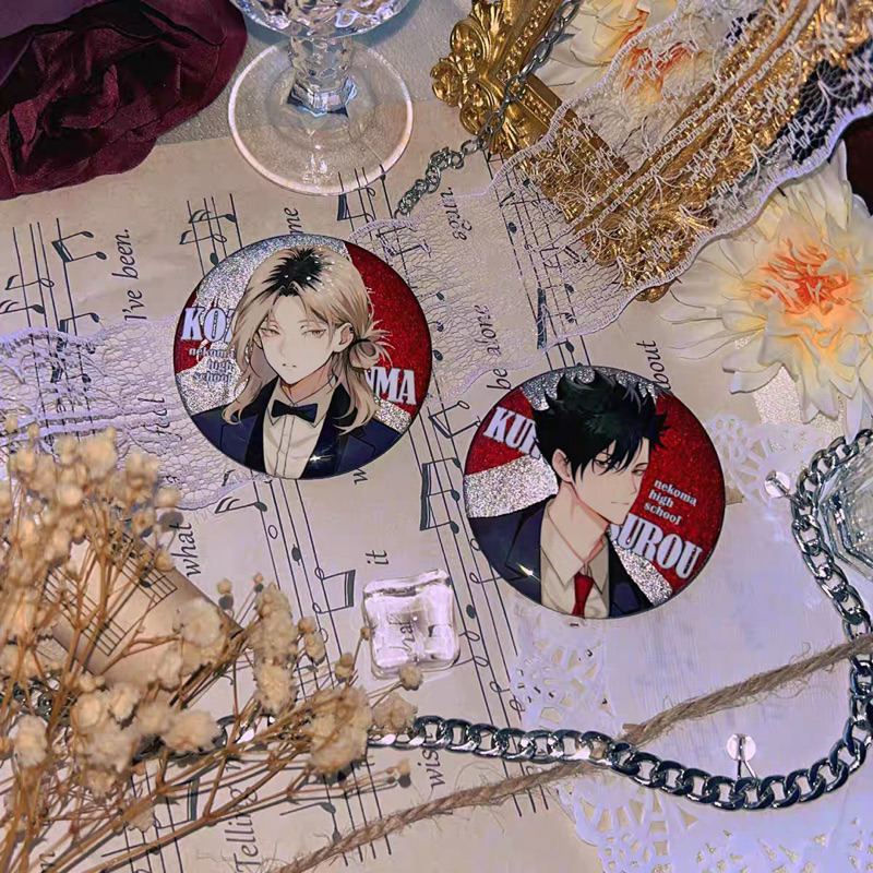 Set huy hiệu và postcard Haikyuu couple Kuroo và Kenma hàng artist có bản quyền
