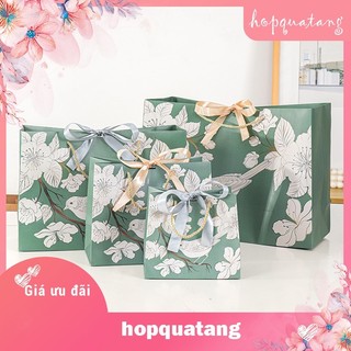Túi Quà Tết Trung Thu 8/3 Túi Giấy Cứng Bức Tranh Mùa Xuân Gắn Nơ Ruy Băng T17