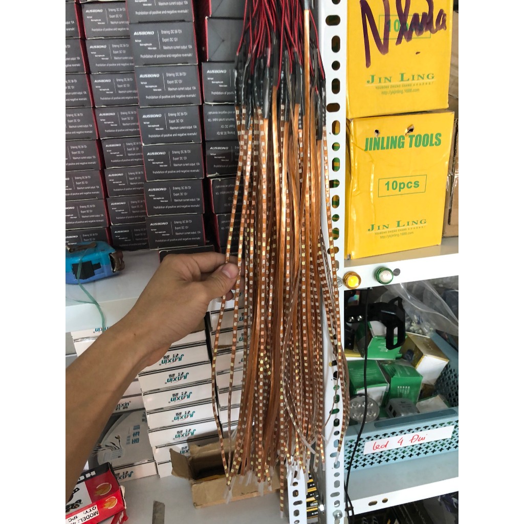 Đèn dây LED nhiều màu 7 màu nháy 12V 45cm