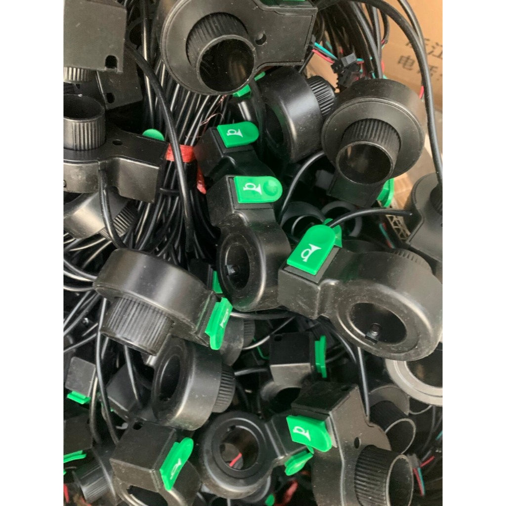 Công tắc còi gắn ghi đông xe đạp xe máy điện