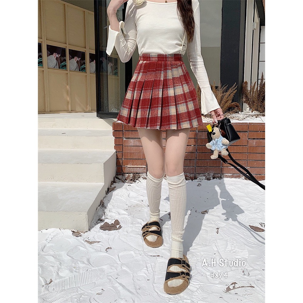 Chân váy dạ kẻ xếp ly dáng ngắn phong cách basic 874- Retrostyle - CVxeplyke874_P4K14