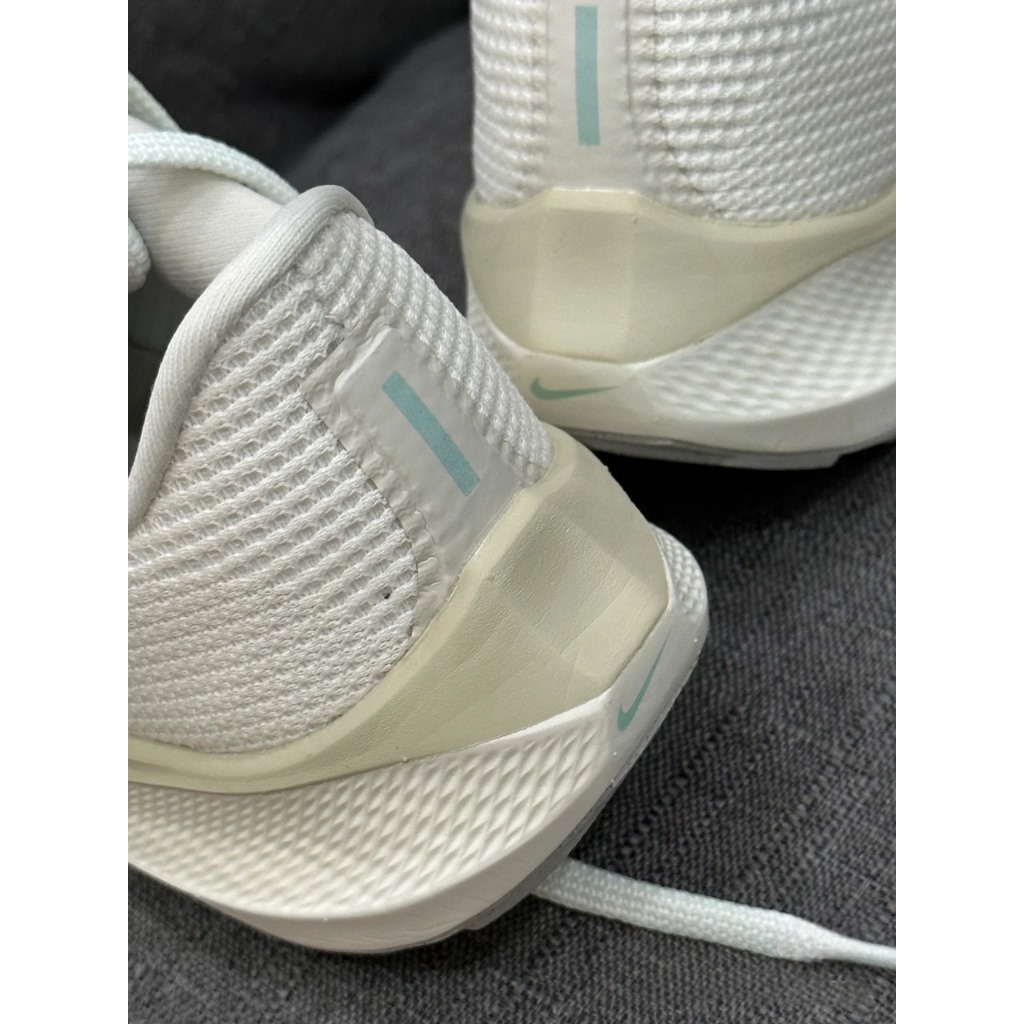 Giày thể thao chạy bộ AIR ZOOM PEGASUS 40 phù hợp chạy quãng 25km trở lại êm nhẹ