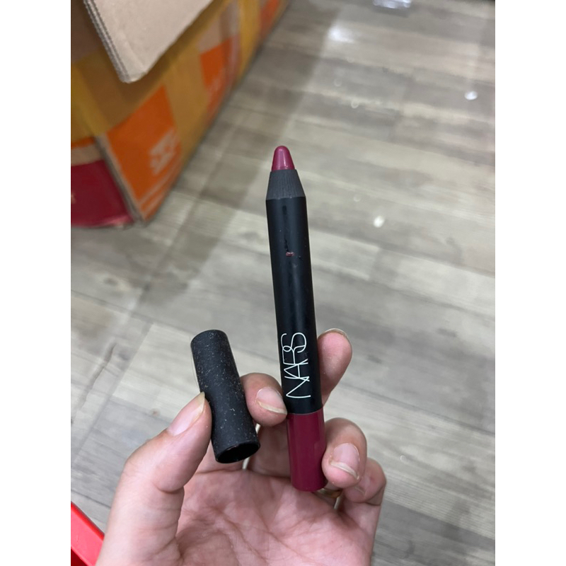 Son bút chì Nars màu Damned