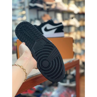 Giày sneaker panda da lộn cổ thấp