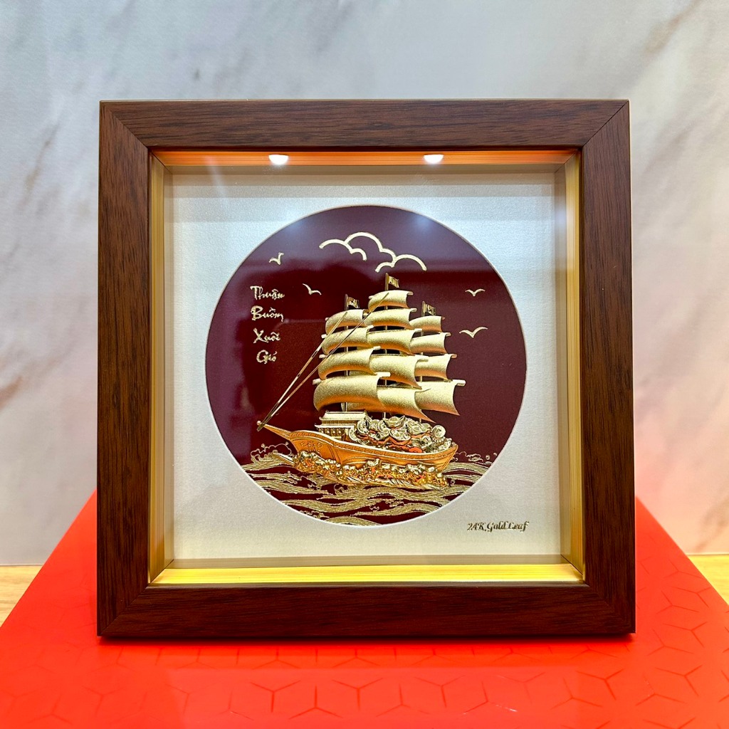 Tranh thuyền buồm mạ vàng